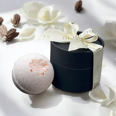Vanilla Oud Bath Bomb
